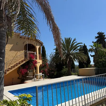 Cosy House With A Private Pool And Garden 샬레 칼페
