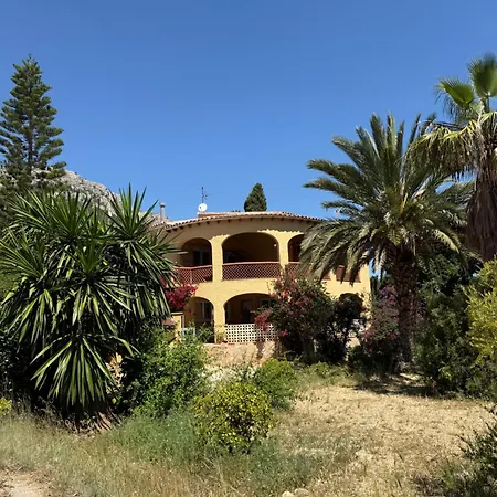 Cosy House With A Private Pool And Garden