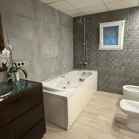 Cosy House With A Private Pool And Garden *