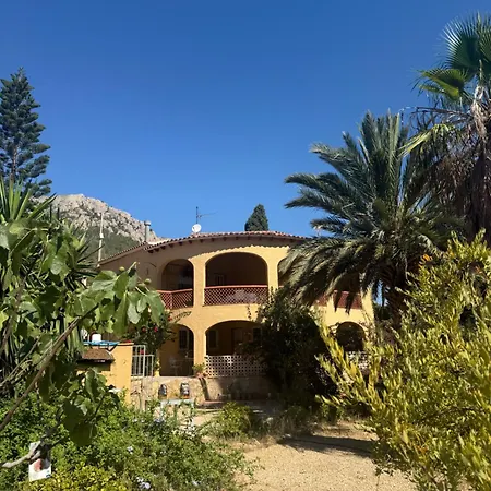 Cosy House With A Private Pool And Garden 샬레 칼페