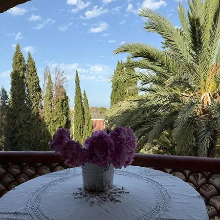 샬레 Cosy House With A Private Pool And Garden 칼페