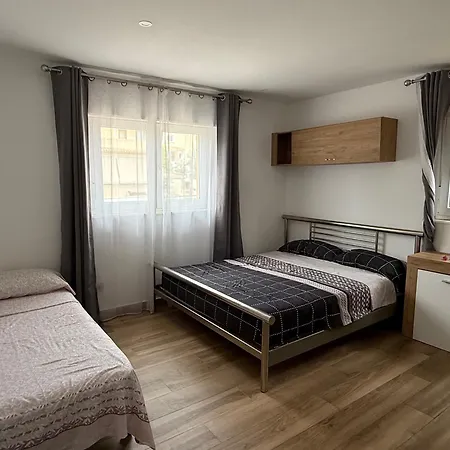샬레 Cosy House With A Private Pool And Garden