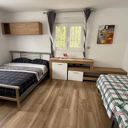 샬레 Cosy House With A Private Pool And Garden *