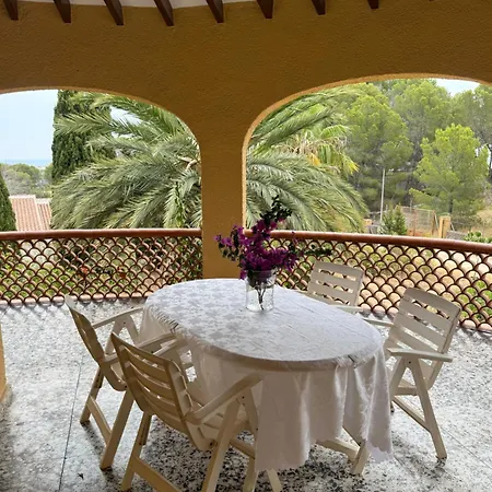 Cosy House With A Private Pool And Garden 샬레 칼페